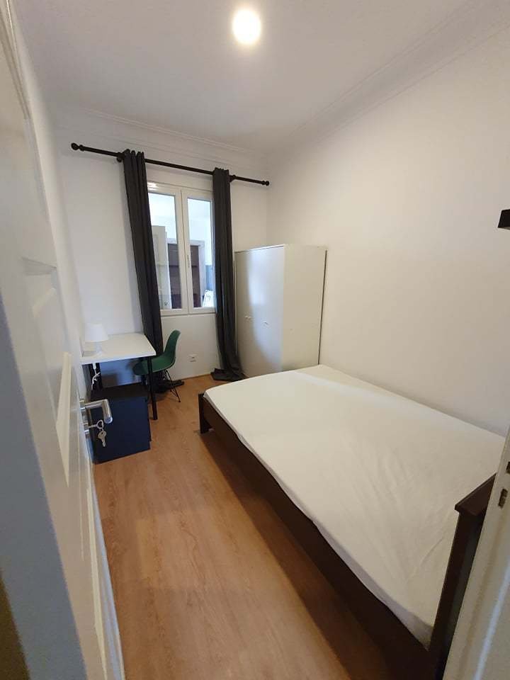 Flat W — Areeiro